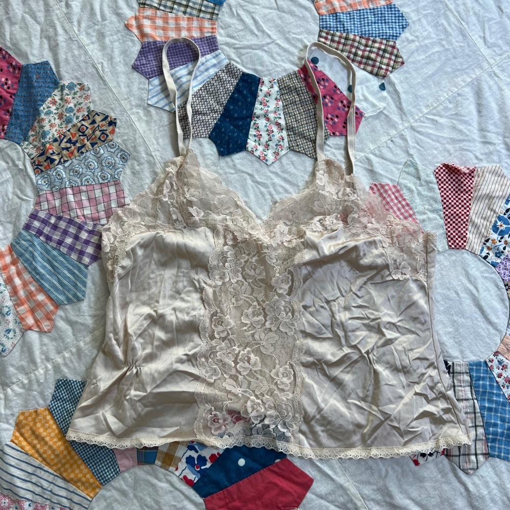 Vintage y2k Lace Trim Satin Camisole Champagne Beige Adjustable Straps Medium